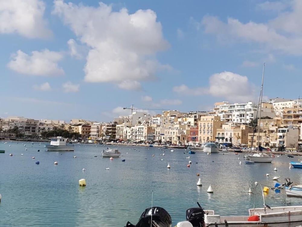 Eivissa Apartment - Spacious Accommodation