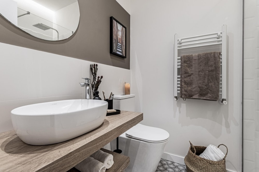 Pedra - 4 Bedrooms in Trafalgar