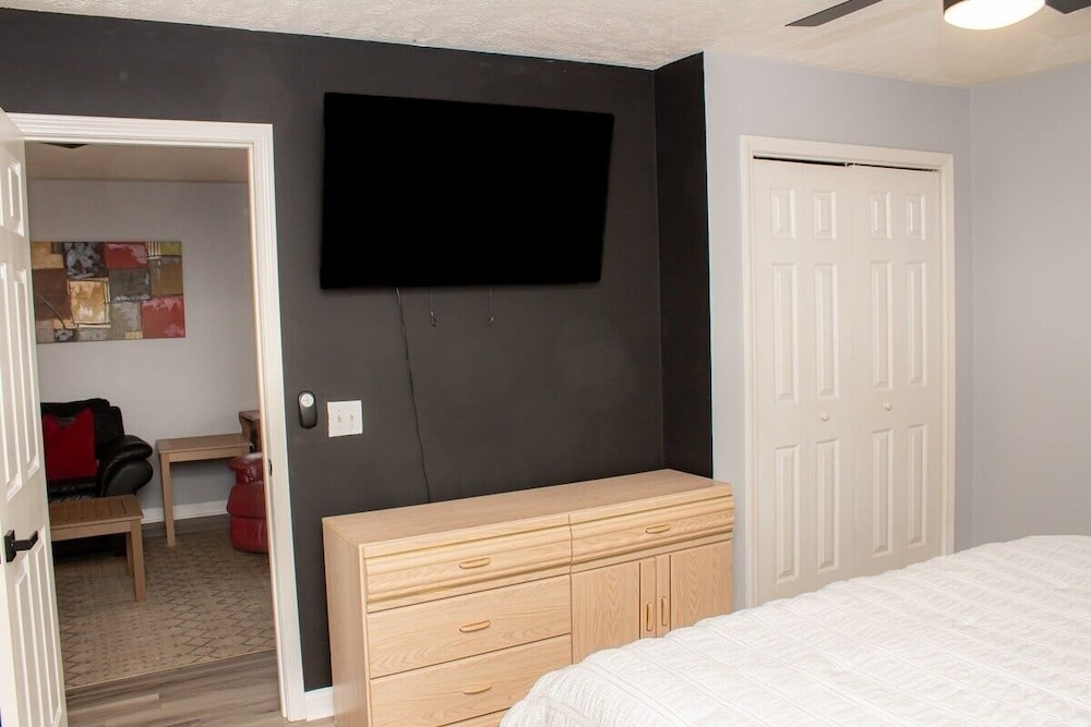 Waterway Village 18g 2 Bedroom Condo