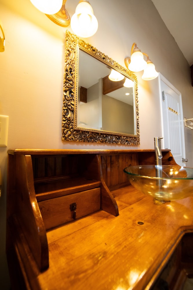 Oak Tree Hotel