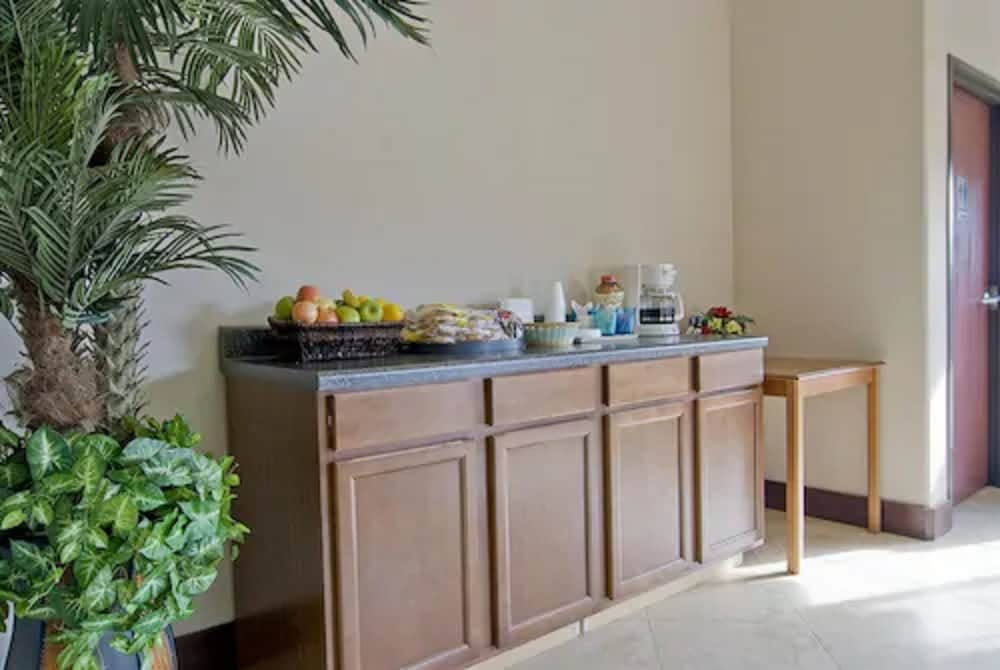 Americas Best Value Inn DeRidder - Property Image 7