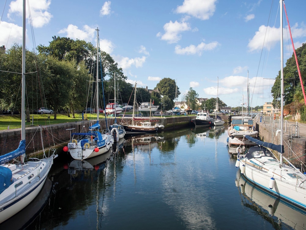 9 Oakley Wharf