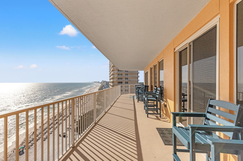 Treasure Shores3br Beachfront Corner Unit Sleeps 8 With Stunning Gulf Views!
