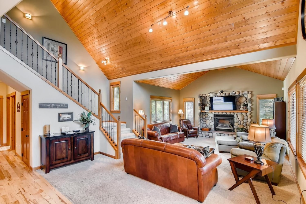 Cascade Mountain Villa