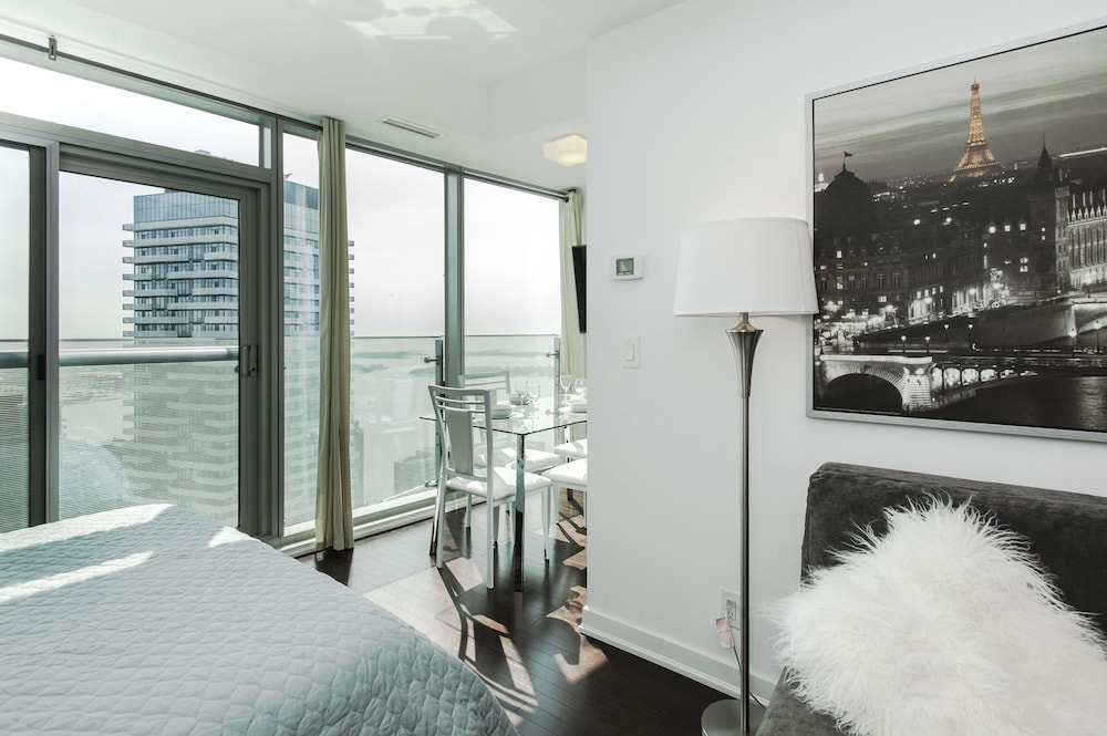 Velvet Stays – Financial District - Image 1