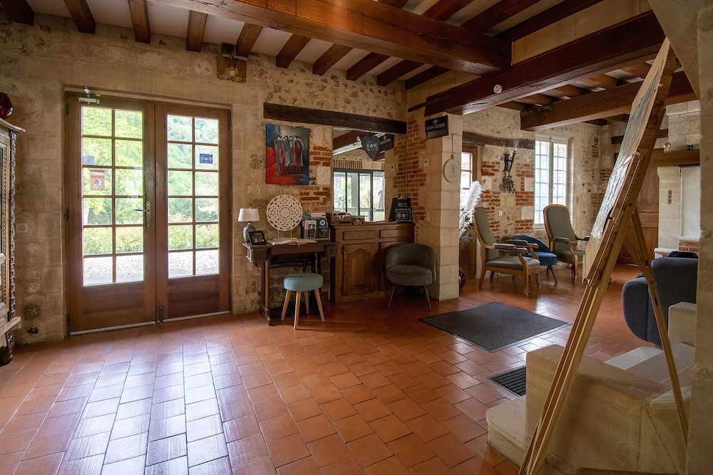 Le Prieure des Fontaines view 3