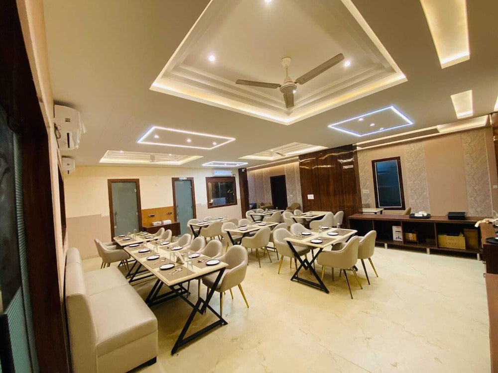 Hotel Mango Tree, Vrindavan