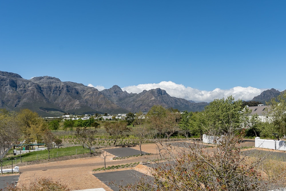 Winelands Golf Lodges 27 view 4