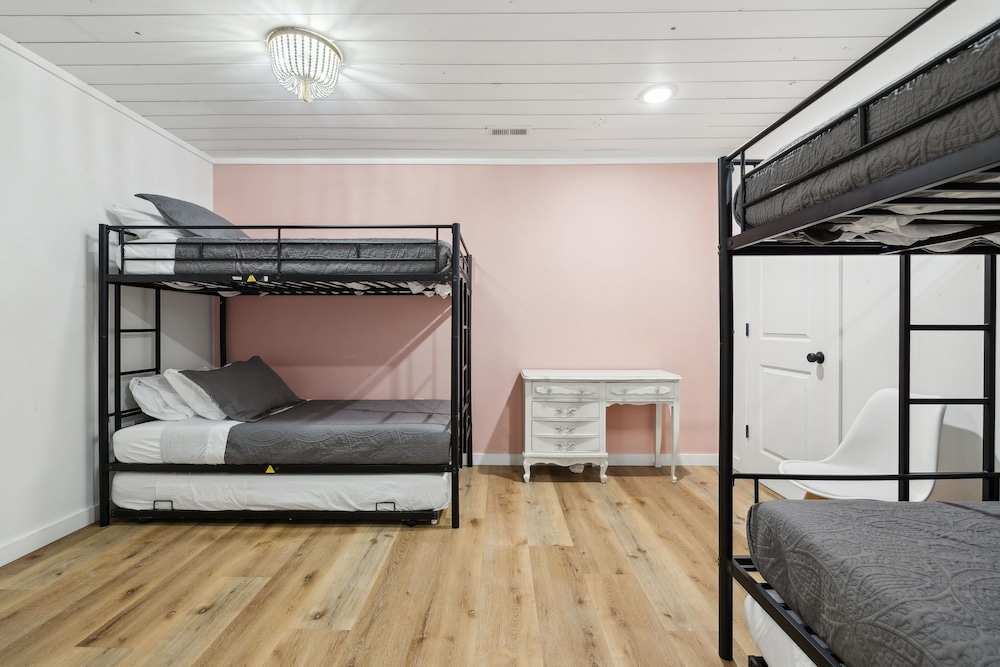 Fox Haven Retreat-modern Cabin-acres of Priv Land
