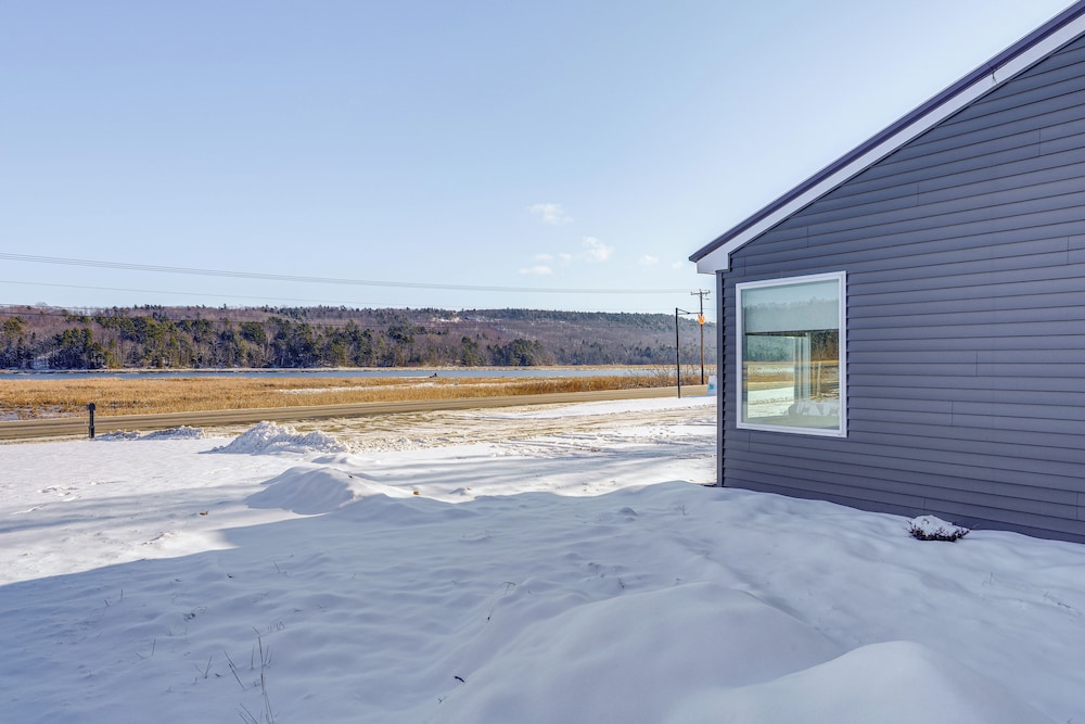Remodeled Home w/ River Views in Frankfort!