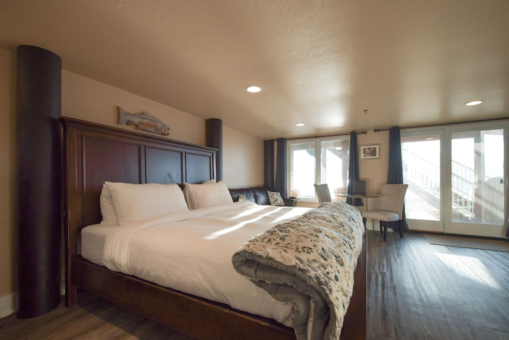 Lakeshore Lodges