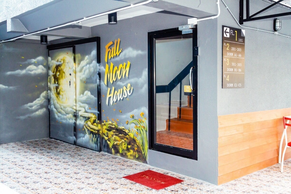 Hotel Full Moon' House - Hostel - Image 1