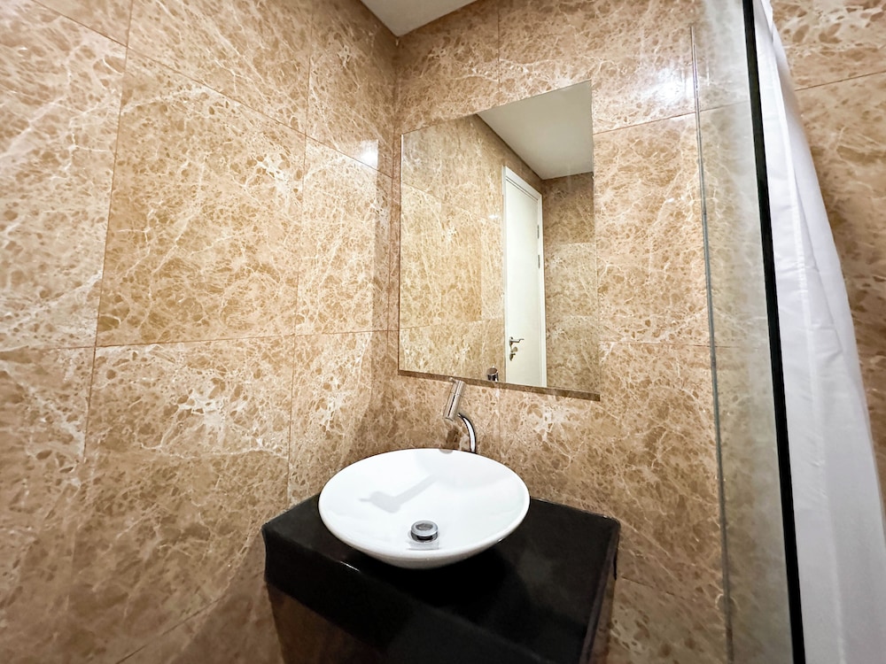 Spacious And Cozy 3Br At Grand Sungkono Lagoon Apartment