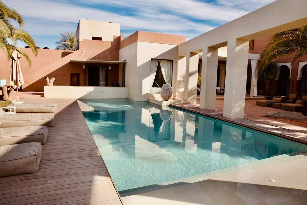 The Garden of Siredrah an Oasis With Pool and Hammam
