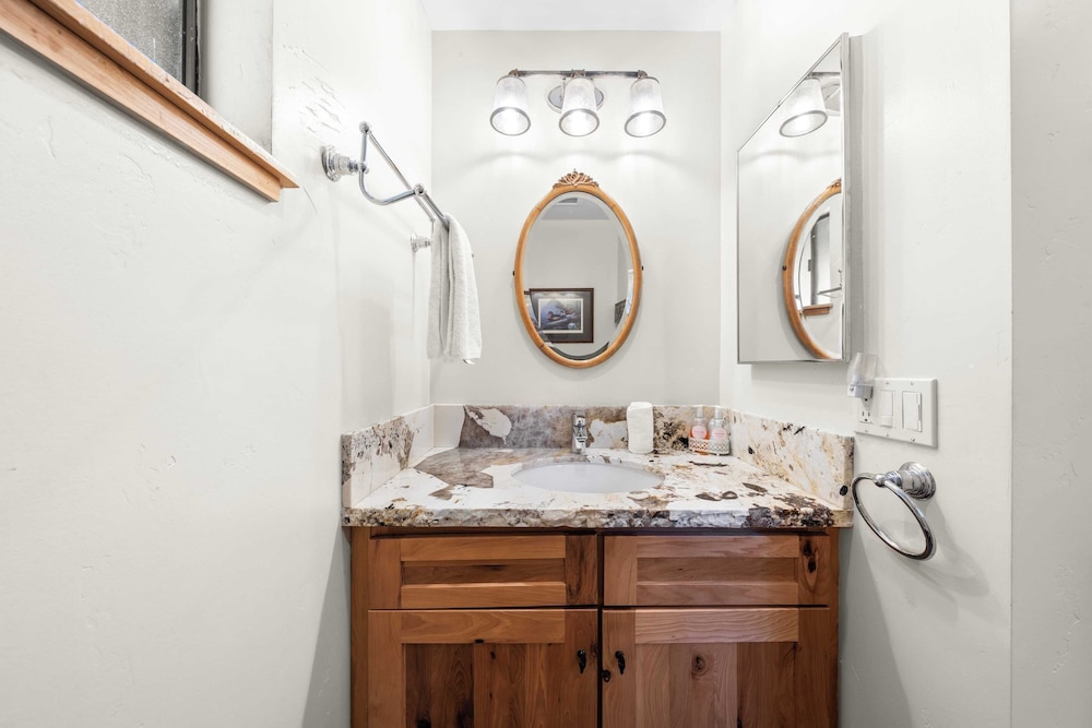 Secluded Incline Village Stay w/ Deck Near Diamond Peak & Lake Cloud 9 and 1/2 by Avantstay