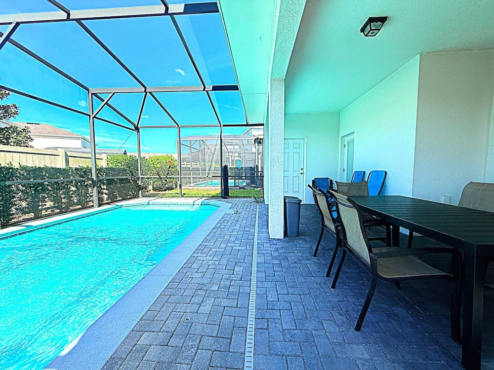 Family Villa in Windsor Lazy River BBQ Pool