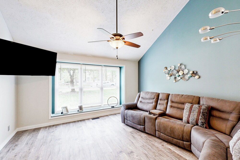 Waterfront 3BR w/ Heart-shaped Pond & Vitamix
