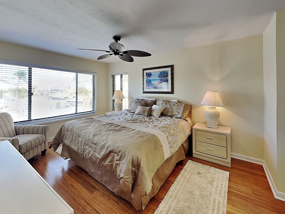 Santa Maria 208 by Distinctive Beach Rentals
