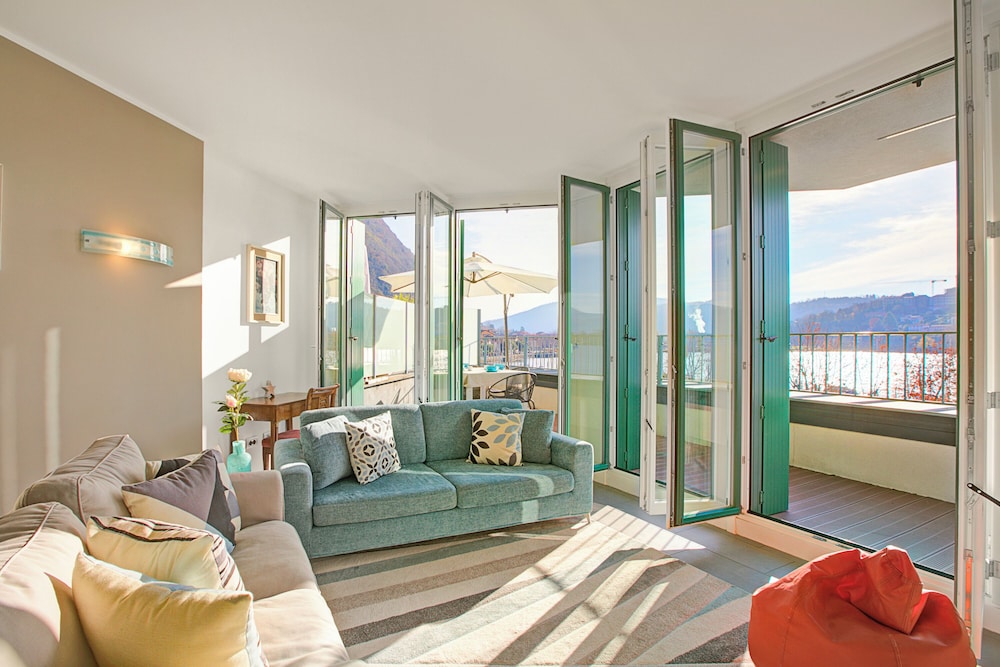Sogno Sul Lago Lake Front