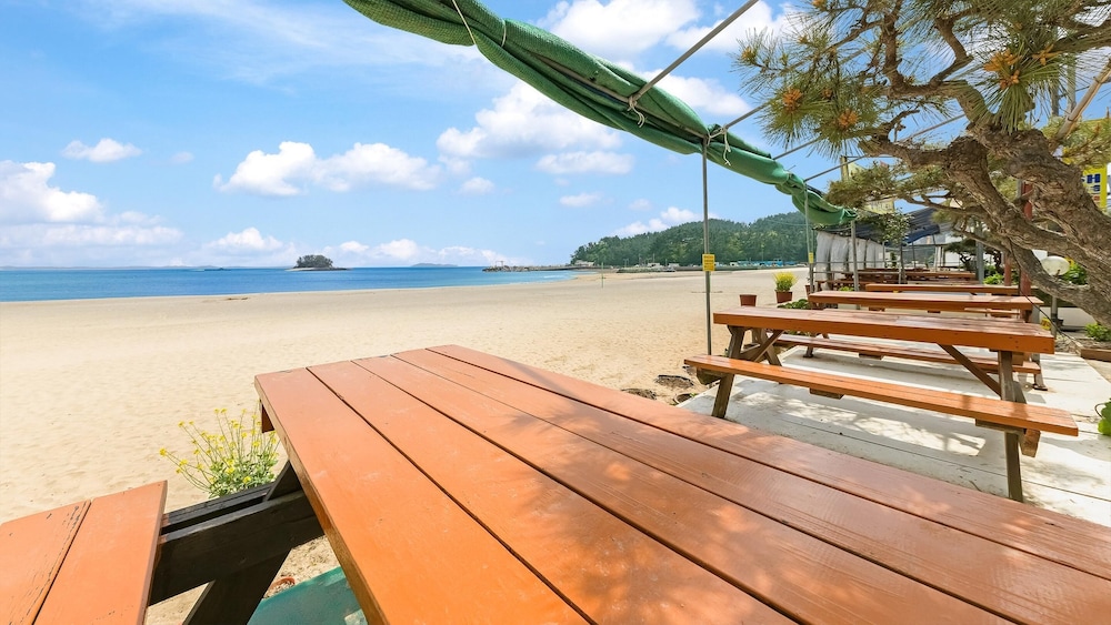 Taean Yeonpohaebyenap Pension view 3