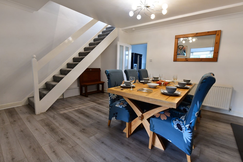 2Bd Garden Home - A Short Walk To Stonehenge
