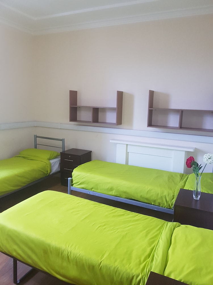 Bowden Court - Hostel
