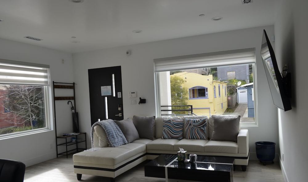 Dimond Abode Vacation Rental