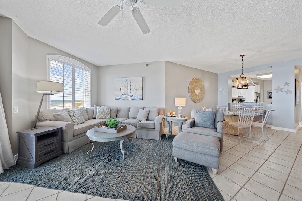 Beach Colony W7C - Covered Parking Included