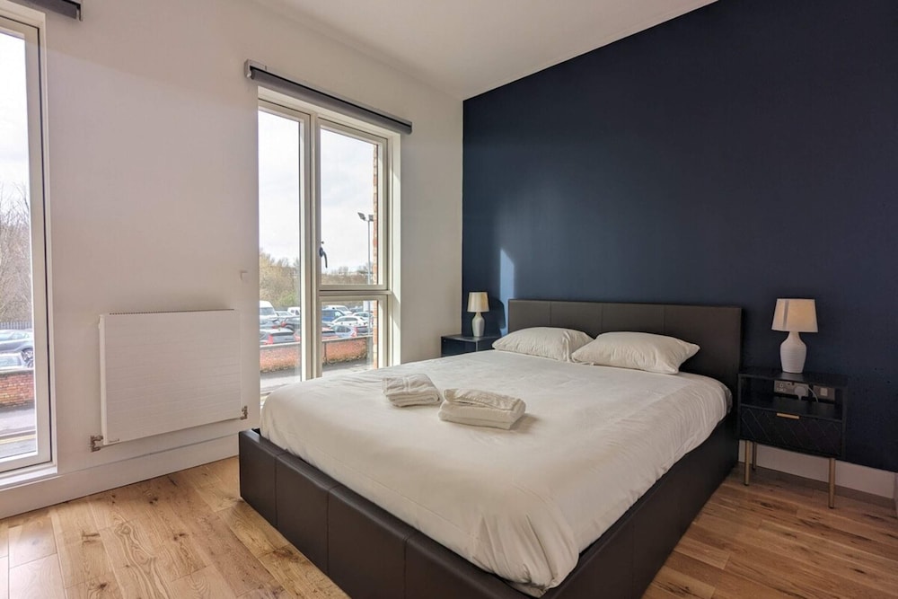 Adelphi Townhouse Contemporary 2 Bed 1 Bath 1 WC view 2