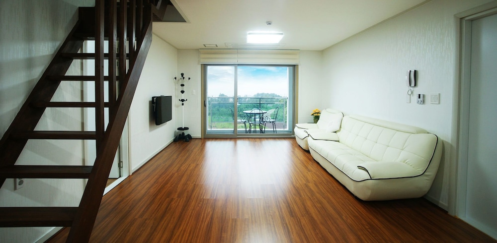 Jeju J Pension