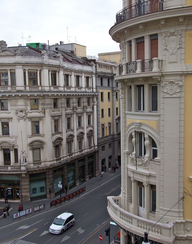 Rome King Suite