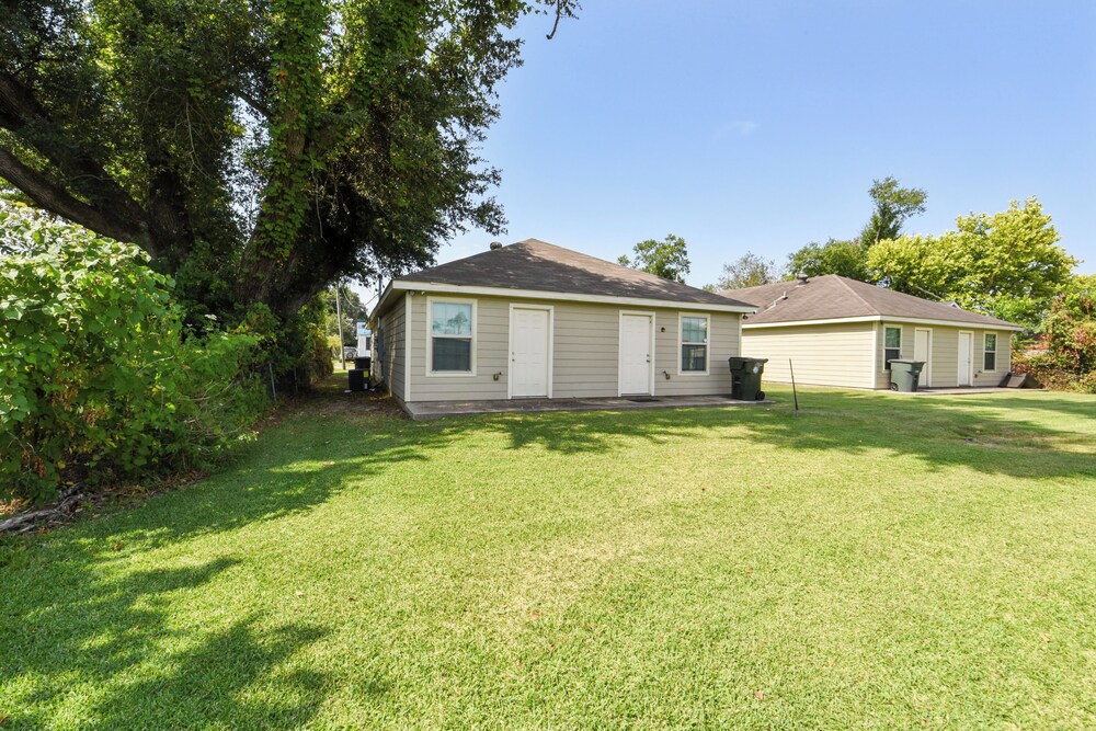 Lovely Lake Charles Duplex in Central Location! view 3