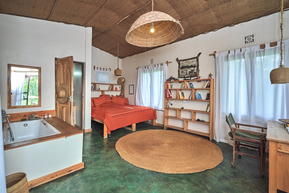 Nature Homes - Africa Amini Life