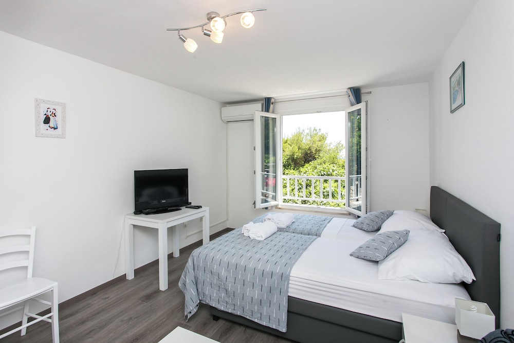 Apartment Tetepave
