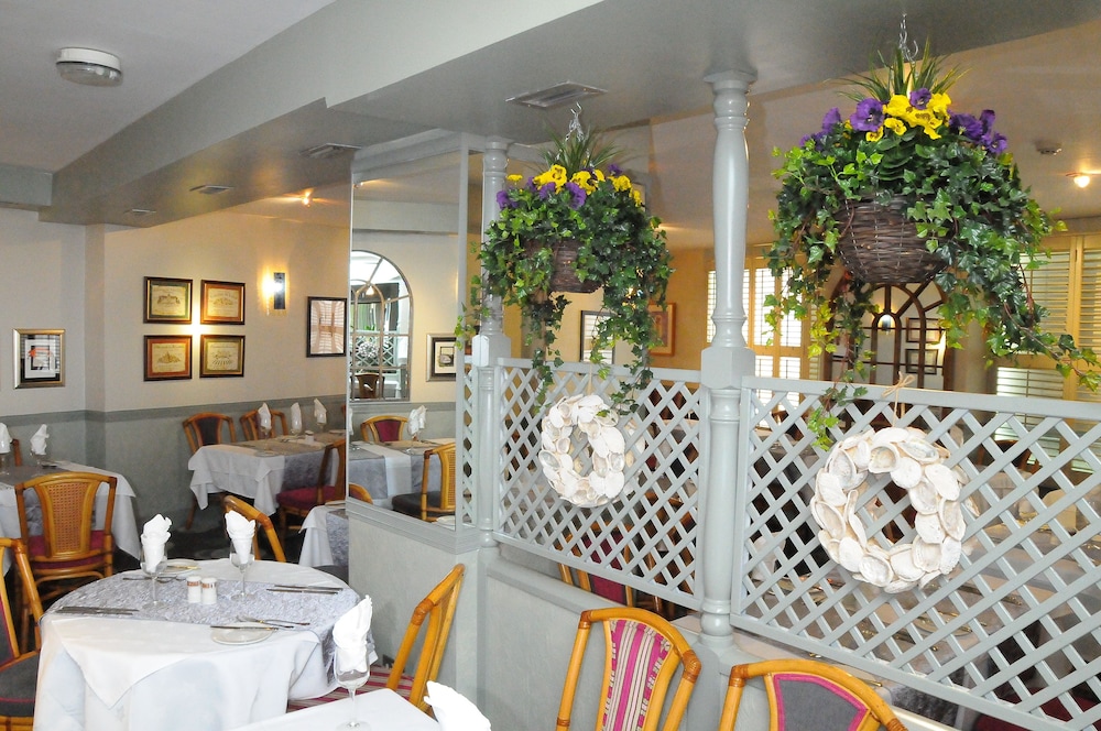The Dolphin Hotel