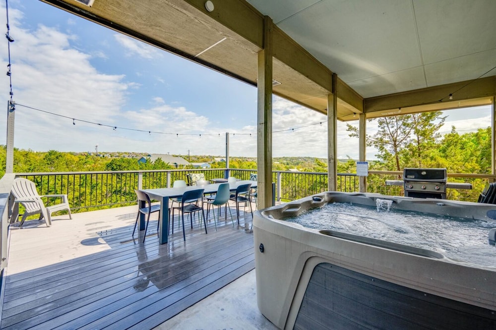 4 2 Firepit hot tub Scenic Views L2 EV Charger