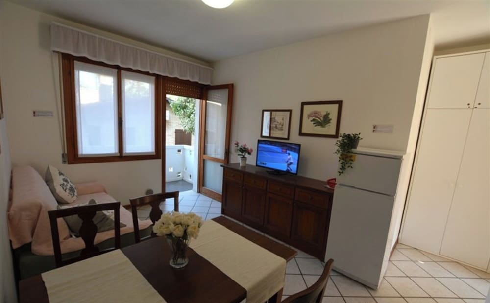 Cozy Apartment in a Quiet Area, Near the Beach of Lignano Sabbiadoro