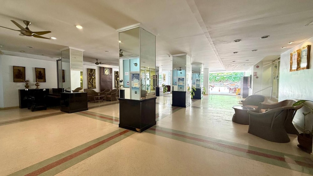Palace - Spacious 1 Bedroom Condo With Shared Pool