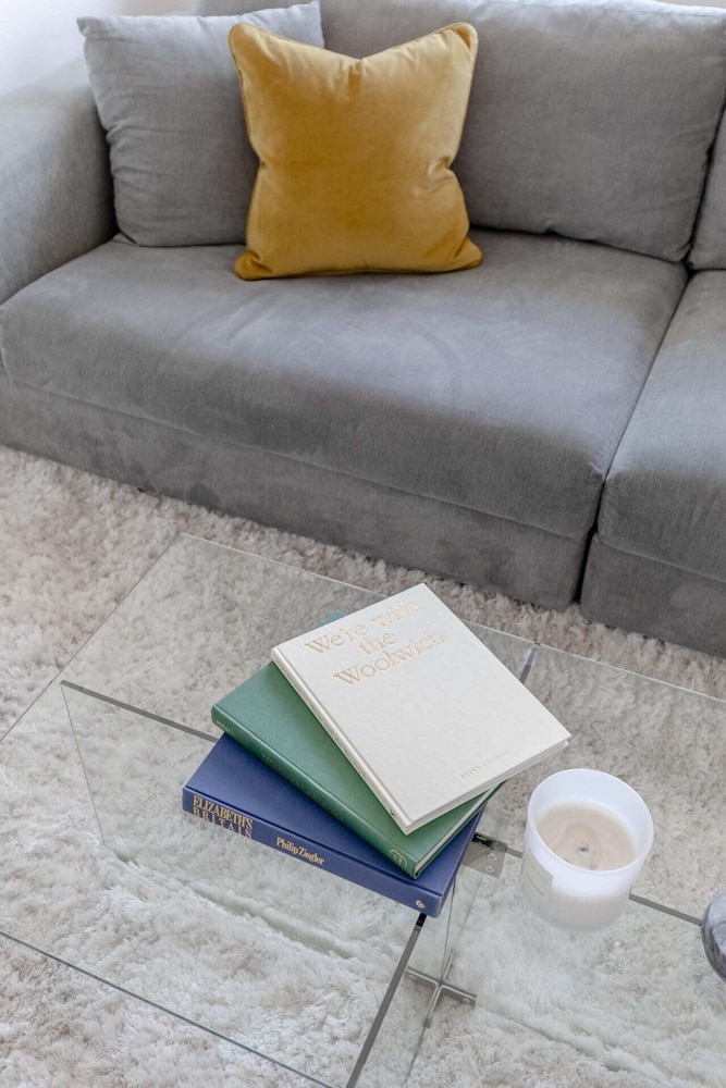 Sleek Scandi-inspired 2BD Flat, Fulham