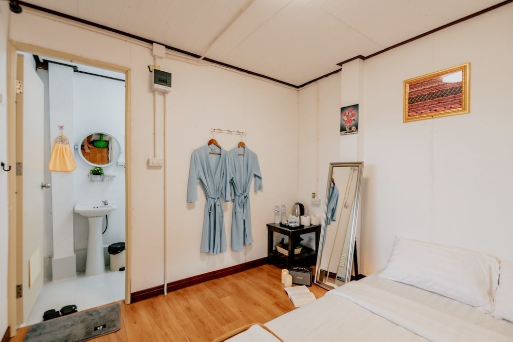 Hubkhaosawan homestay
