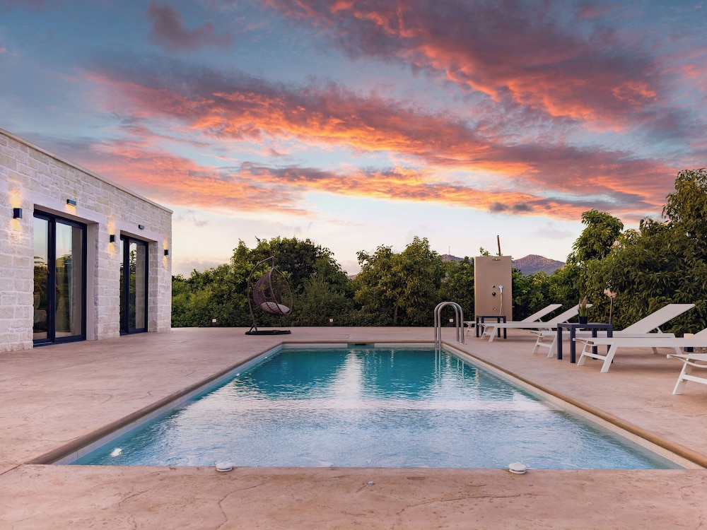 PanStel - Villa Aurora with private pool