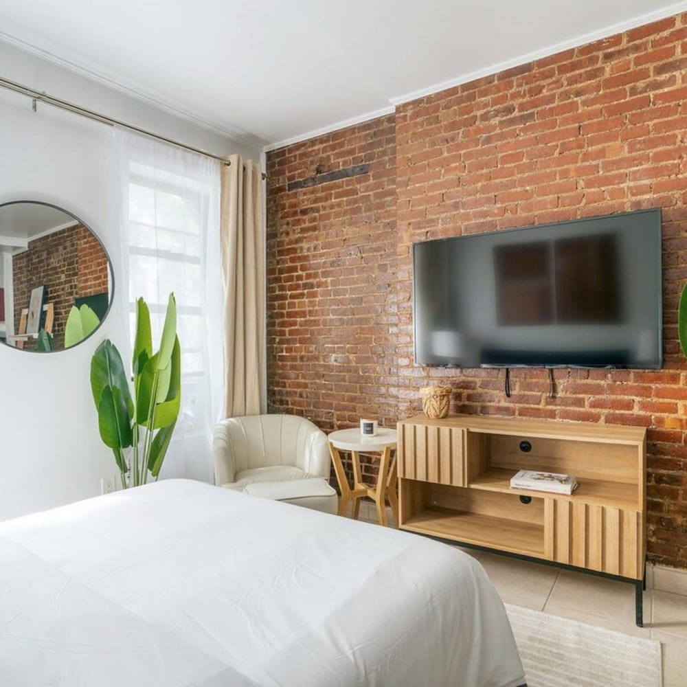 501-2fw Gorgeous Upper East Side Studio