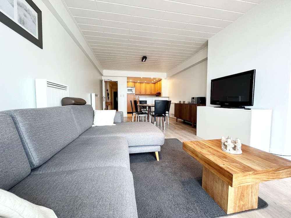Apartment in Wenduine With Sea Views