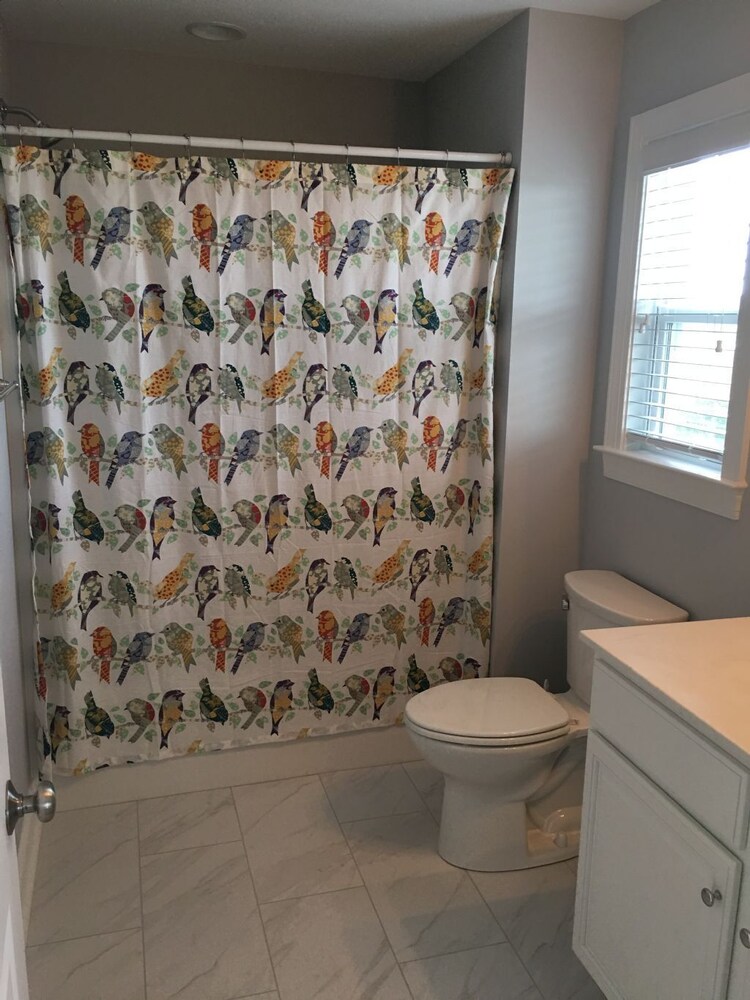 Best Day Ever 4 Bedroom Home by RedAwning