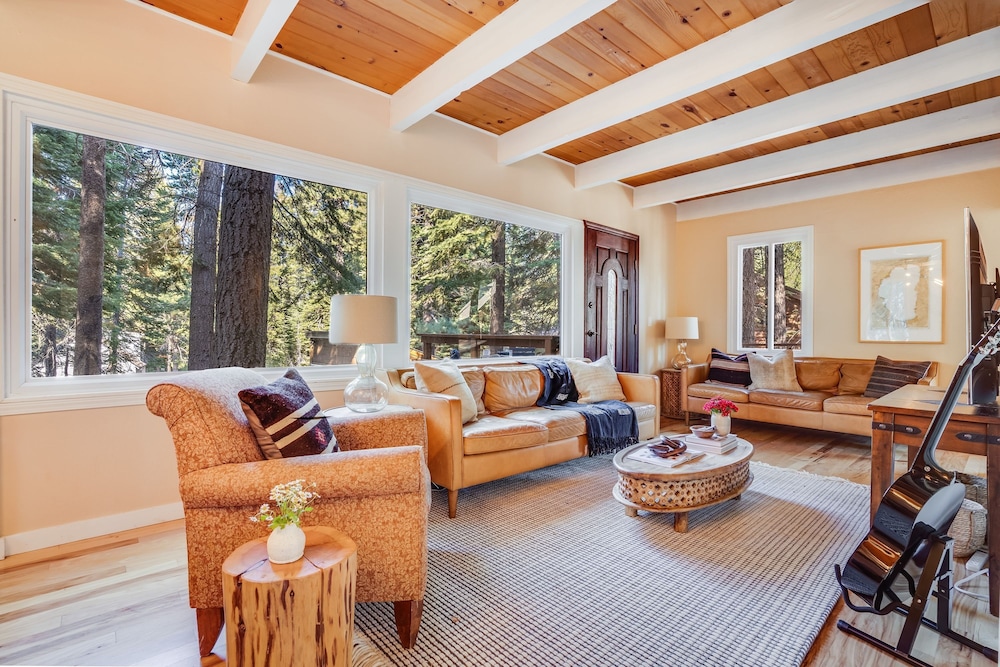 Homewood by Avantstay Amazing Family Cabin w Hot Tub Sauna