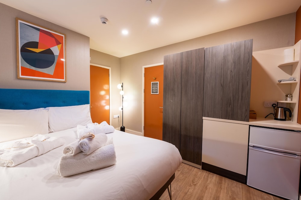 Hotel Aaron Wise - 62 Plantagenet Street - Image 1