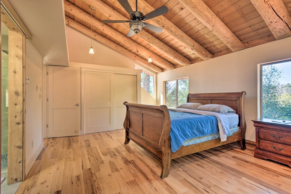 Updated Groveland Cabin w/ Wraparound Deck! view 3