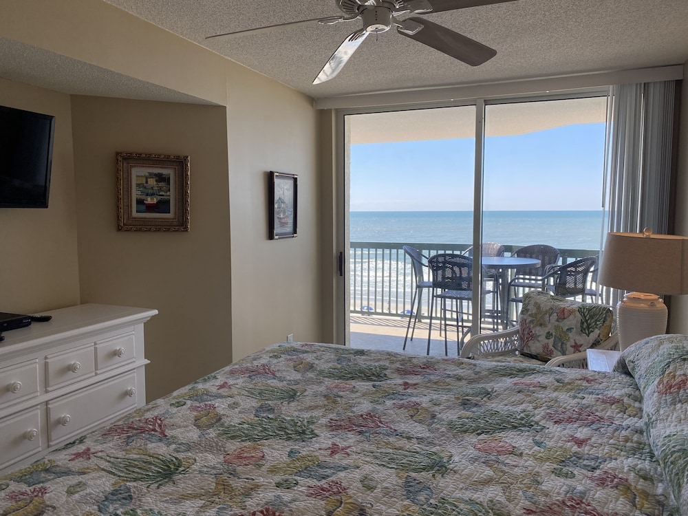 Ashworth 502 3 Bedroom Condo by RedAwning view 4