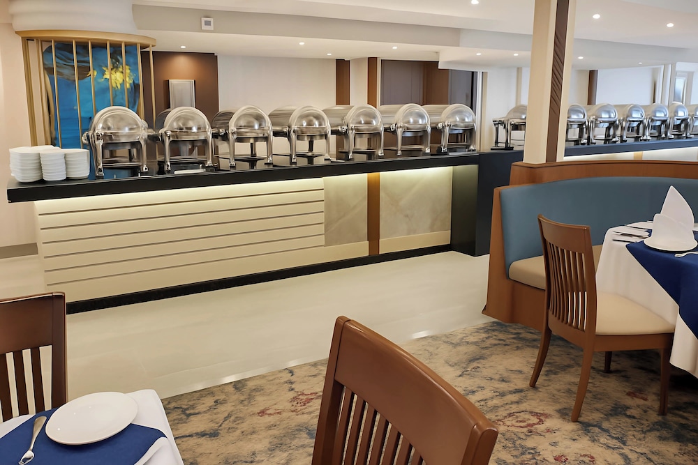 Nile Cruise Rene, Every Wednesday from Aswan for 3 nights and every Saturday from Luxor for 4 nights, including three meals