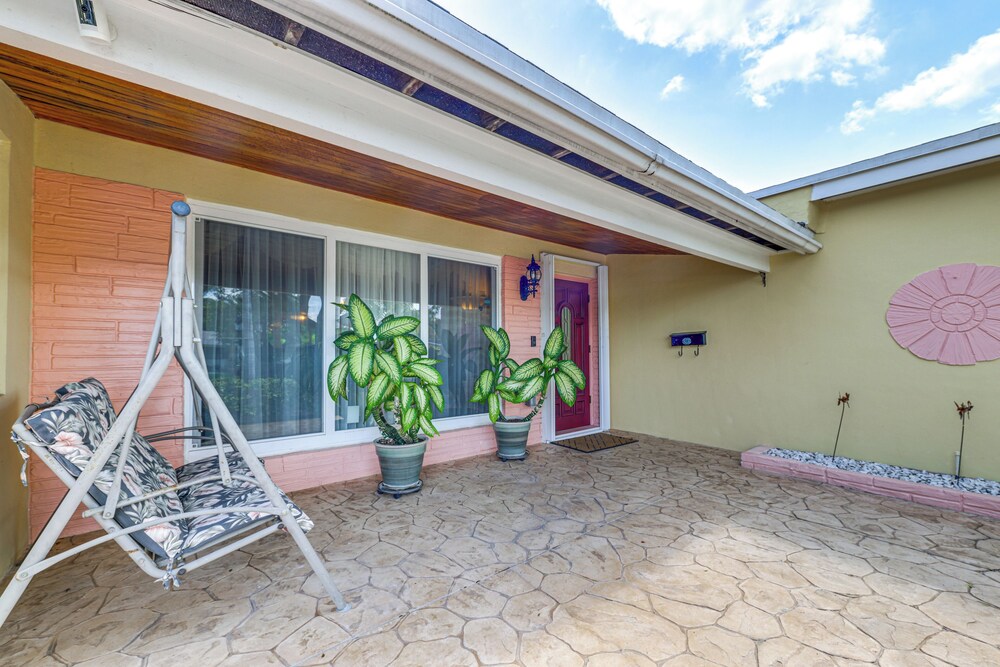 4 Mi to Hard Rock Stadium: Miramar Home w/ Bbq!